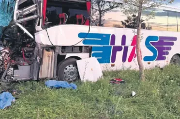 Konya’da Feci Kaza: Yolcu Otobüsü Kontrolden Çıktı, Sürücü Hayatını Kaybetti