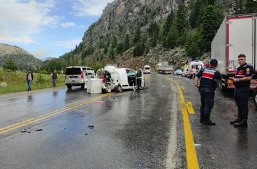 Konya'da iki tır ile bir otomobilin karıştığı kazada 1 kişi öldü