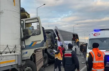 Konya’da Yolcu Otobüsü Kazası! Valilik açıkladı: 3 Ölü, 33 Yaralı!