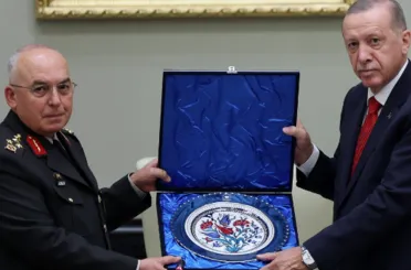 Konyalı komutan, Erdoğan'a sarılıp ağladı