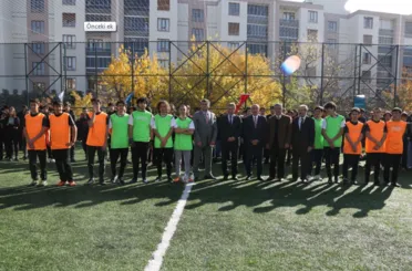 Meram gençliği Yeni 6 Halı Sahaya Daha Kavuştu 