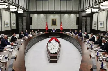 Milyonlar Kabine Toplantısına Kilitlendi: Asgari Ücret, Emekli ve Memur Maaşları Gündemde!