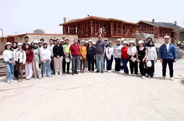 Mimarlık Öğrencileri Karatay Arastası’nda Restorasyon Süreçlerini İnceledi
