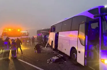 Sakarya'da korkunç kaza! 10 kişi hayatını kaybetti 8'i ağır 59 kişi ise yaralandı