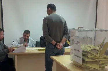 Sınır kapılarında oy verme işlemi devam ediyor