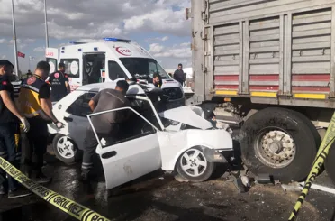 Sürücüler yine yolları kan gölüne döndürdü