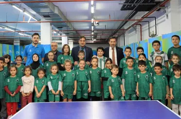 Ünal Karaman ve Hasan Kılca Karatay Spor Okullarında Minik Sporcularla Buluştu