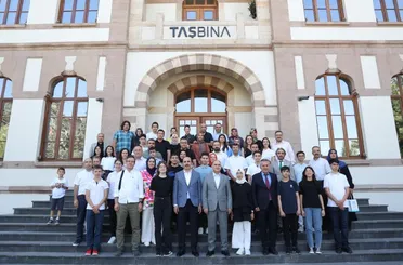 Vali Özkan ve Başkan Altay LGS’de Türkiye Birincisi Olan Konyalı Öğrencilerle Buluştu