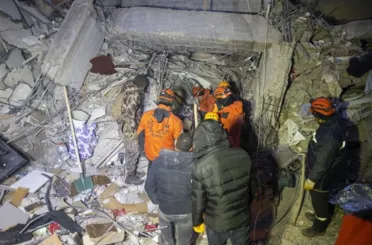 Yüzyılın felaketinde vefat ve yaralı sayısı güncellendi :Deprem bölgelerinde son durum
