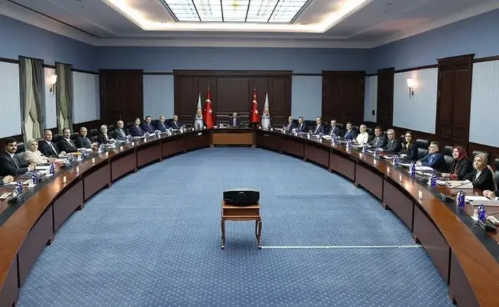 AK Parti MYK'sı 'Değişim' Ana Gündemiyle Toplanıyor! 2’si Büyükşehir 5 İl Başkanı Değişiyor!