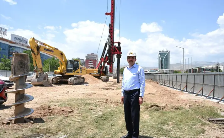 Başkan Altay, Barış Caddesi’ndeki Tramvay Alt Geçidi ve İstasyon İnşaatlarını İnceledi