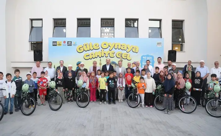 Başkan Altay, "Güle Oynaya Camiye Gel" Projesinde Çocuklarla Sabah Namazında Buluştu