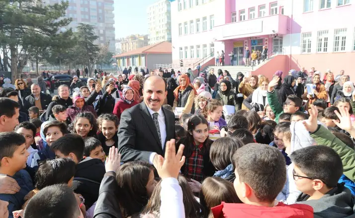 Başkan Altay’dan Yeni Eğitim Yılı Mesajı: “Evlatlarımızın Yanında Olmaya Devam Edeceğiz”