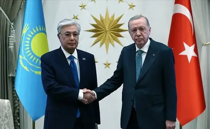 Cumhurbaşkanı Erdoğan, Tokayev ile Telefonda Görüştü: Türkiye-Kazakistan İlişkileri Masada