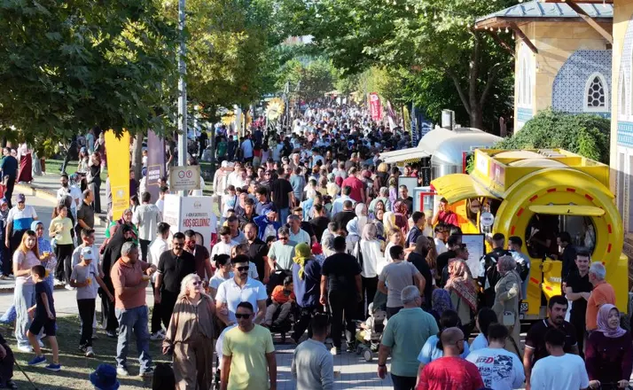 Konya GastroFest’e Rekor İlgi! Yüz Binlerce Kişi Akın Etti