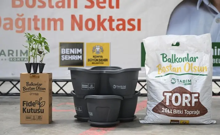 Konya’da Balkonlar Minik Bahçelere Dönüşüyor