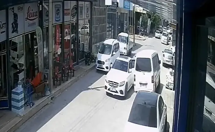 Konya'da Gündüz Vakti Maskeli Soygun:1 Milyon Liralık Altın ve Para Çalındı!