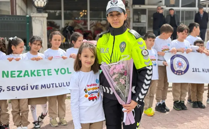 Konya’da Miniklerden Trafikte Nezaket Mesajı: “Öfkeye Fren, Nezakete Yol Ver”