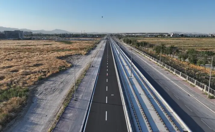 Konya'da Tramvay Hattı Güzergâhında Yol Altyapısı Güçlendirildi