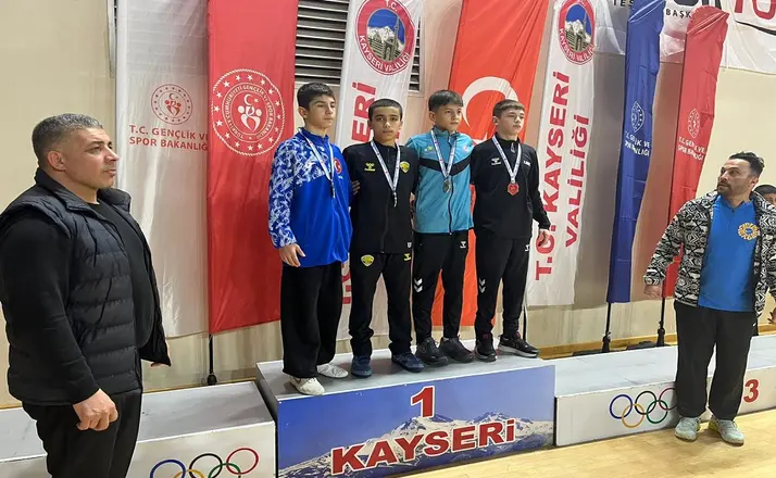 Konya’nın Gururu Güreşçilerden Büyük Başarı: 3 Şehirde 9 Madalya