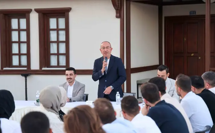 Meram’da Gençlik Buluşması: Başkan Kavuş, Gençlerin Gelecek Vizyonunu Dinledi