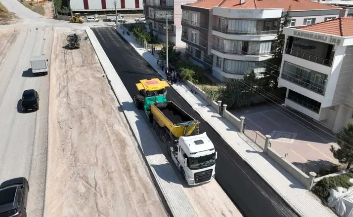Selçuklu’da Asfalt Mesaisi Sürüyor: 100 Bin Tonluk Hedefte Sona Gelindi