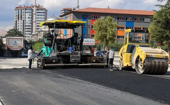 Selçuklu’da Yollar Yenileniyor: Kılınçarslan Mahallesi’ne 2 Bin 400 Ton Asfalt
