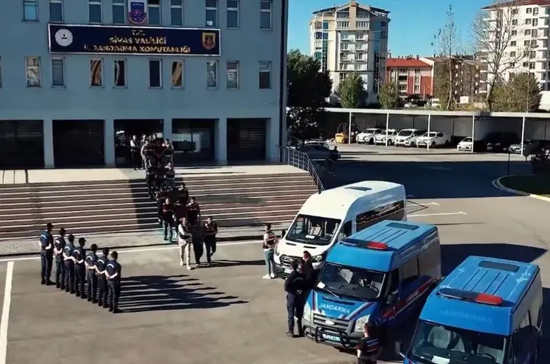 10 İlde Suç Örgütlerine Büyük Darbe! Dudak Uçuklatan Mal Varlıkları Ortaya Çıktı!