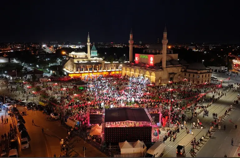 15 Temmuz’un 9. Yılında Konya’da Demokrasi Nöbeti: Milletin Ruhu Mevlana Meydanı’nda Buluştu