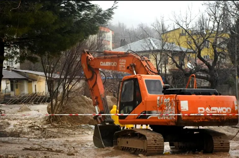Adıyaman'da bir konteyner suya kapıldı: 4 kişi hayatını kaybetti