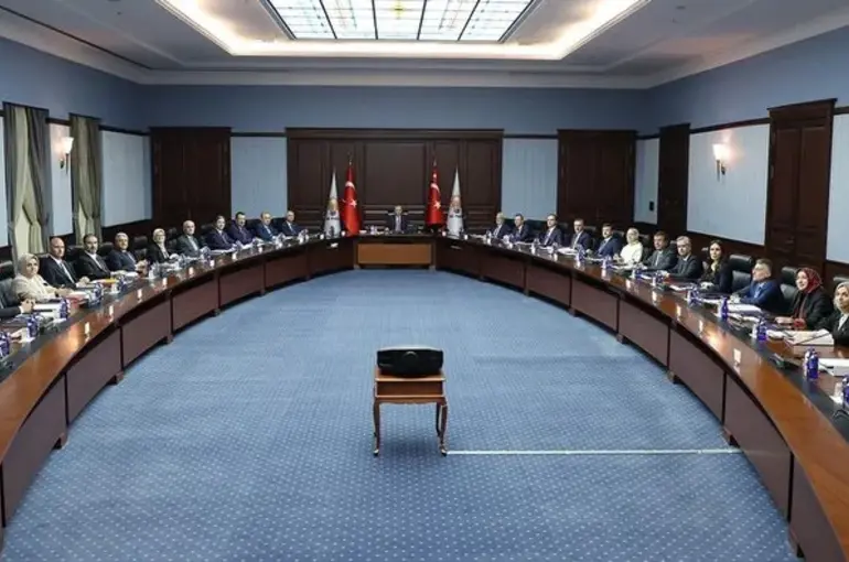 AK Parti MYK'sı 'Değişim' Ana Gündemiyle Toplanıyor! 2’si Büyükşehir 5 İl Başkanı Değişiyor!