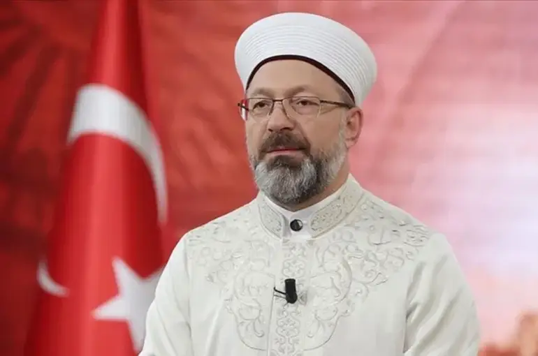 Ali Erbaş'tan Deniz Göktaş'a Sert Tepki: "Mukaddesata Yönelik Yaklaşım Edepsizliktir"