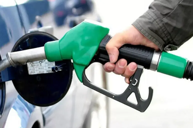 Araç sahipleri dikkat! Benzine indirim geliyor...