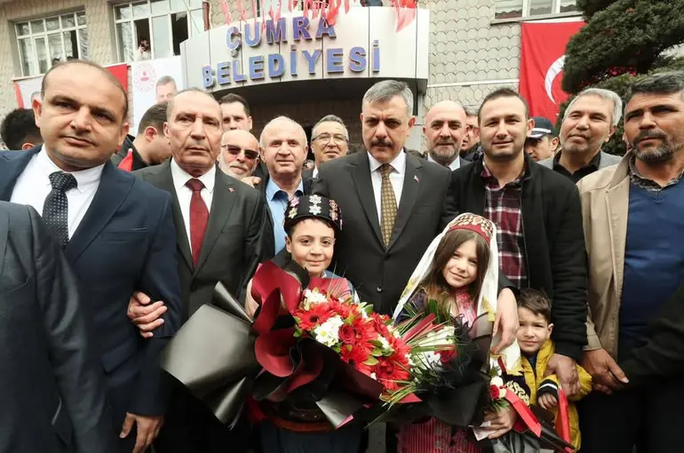 Bakan Mustafa Çiftçi’den Çumra’da Duygusal Buluşma