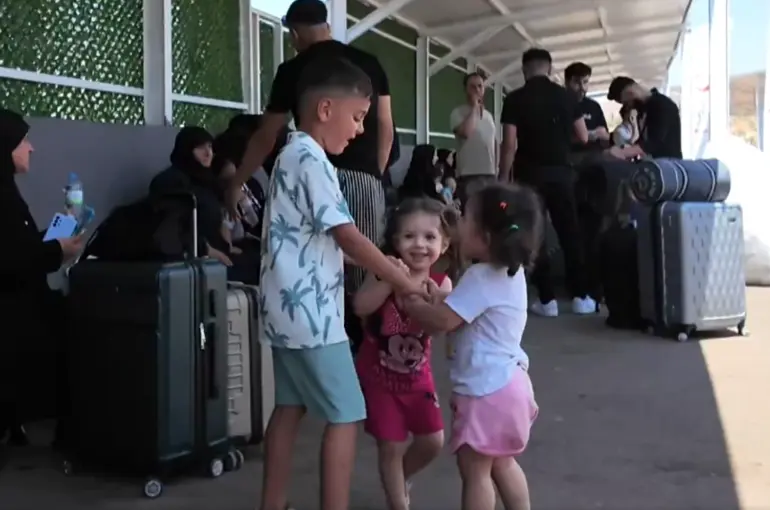 Bakan Yerlikaya: “Türkiye, Geri Dönüş Sürecinde de Suriyeli Kardeşlerimizin Yanında”