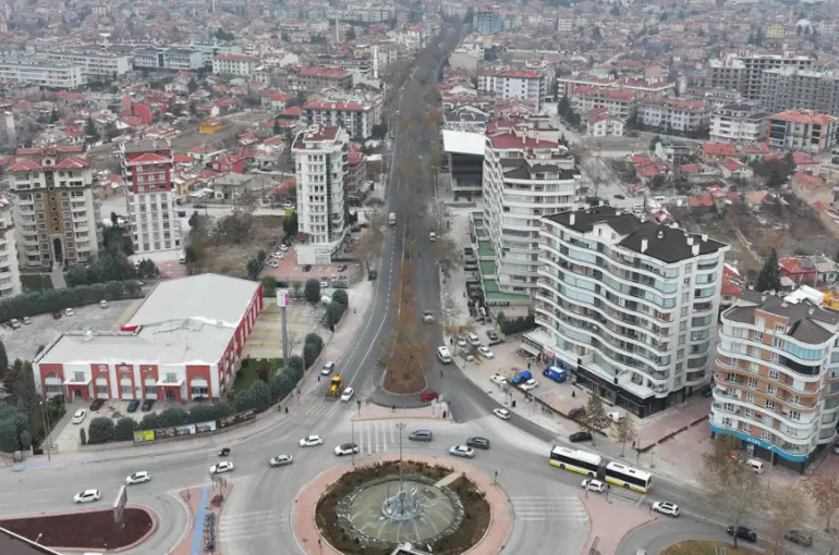 Başkan Altay: “Ahmet Özcan Caddesi’nde 2,6 KM’lik Sıcak Asfalt Çalışmasını Tamamladık”