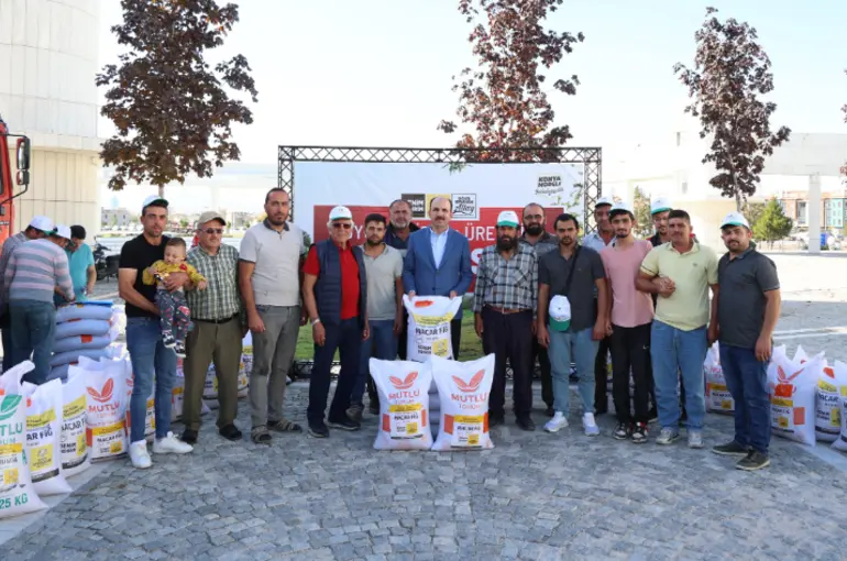 Başkan Altay: “Çiftçimiz Ürettikçe Biz Destek Olmaya Devam Edeceğiz”