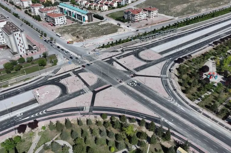 Başkan Altay: “Fırat Caddesi Köprülü Kavşağı’nın Üst Tarafı da Hizmete Açıldı”