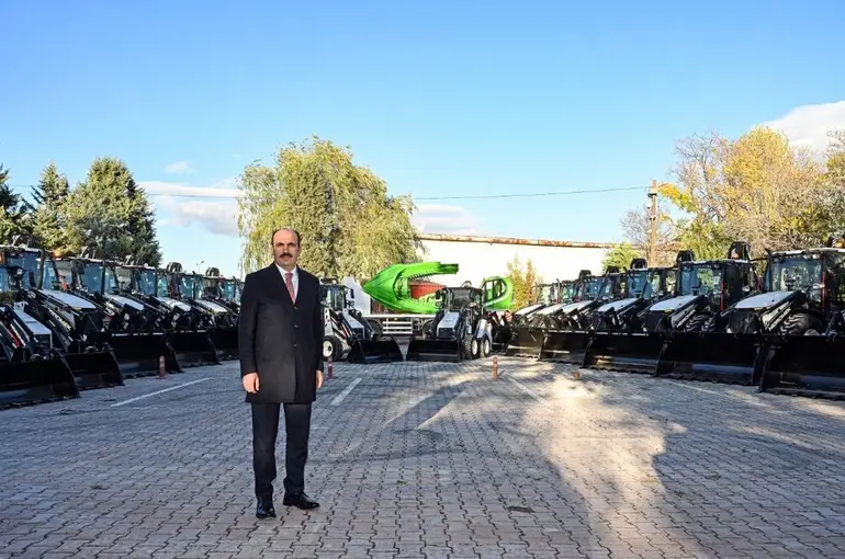 Başkan Altay: “İş Makinesi Envanterimizi 60 Yeni Araçla Güçlendirdik”