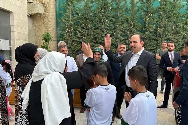 Başkan Altay Konya’da Misafir Edilen Gazzeli Ailelerle Buluştu