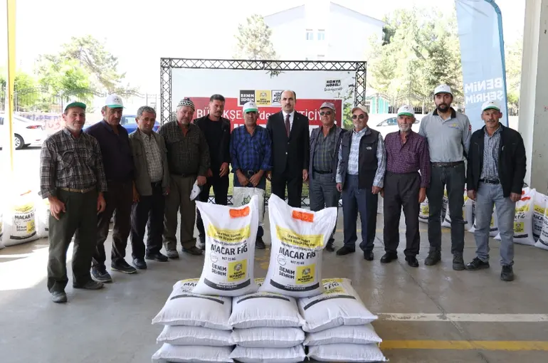 Başkan Altay: Kuraklığa dayanıklı 80 ton Macar fiği ile çiftçimizi bu yıl da destekliyoruz
