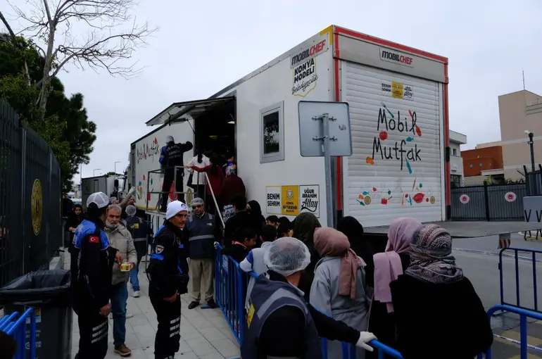 Başkan Altay: “Mobil Mutfak ve Ekmek Fırınımız İstanbullulara Hizmet Veriyor”