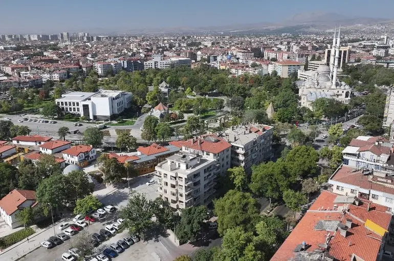 Başkan Altay: “Riskli Bina Stoğunu Azaltıyor, Yeşil Dokuyu Artırıyoruz”