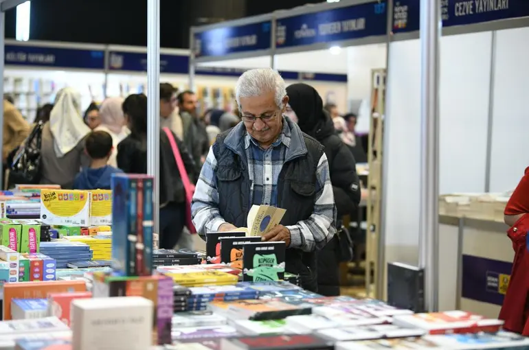 Başkan Altay Tüm Kitapseverleri Konya Kitap Günleri’ne Davet Etti!