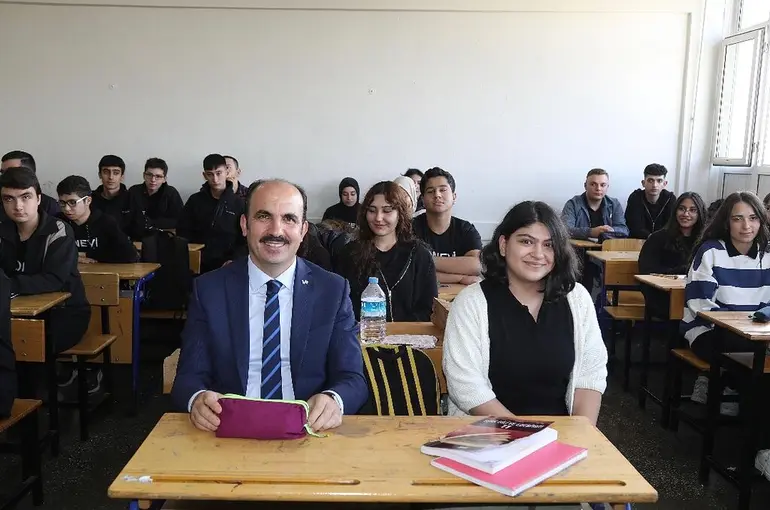 Başkan Altay: “Üniversiteye Hazırlanan Öğrencilerimizin İkinci Ödemelerini De Yaptık”