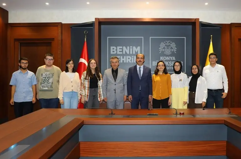 Başkan Altay YKS’de İlk 100’e Giren Konyalı Öğrencilerle Buluştu