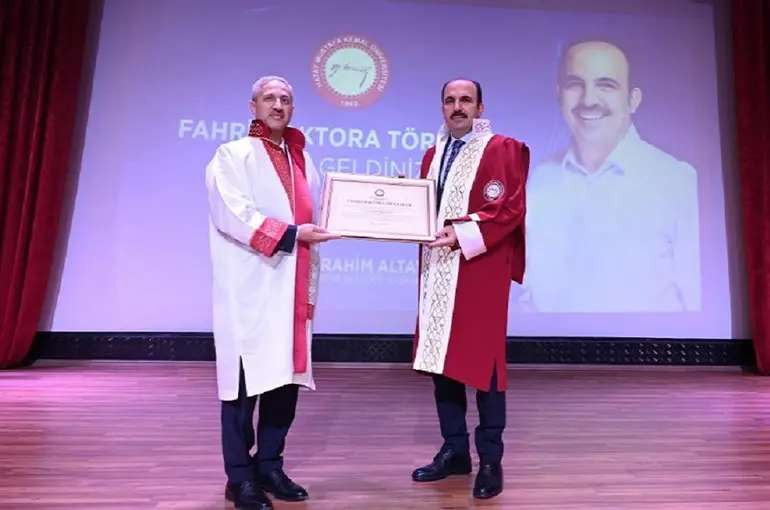 Başkan Altay'a Hatay’da Fahri Doktora Ünvanı Verildi!