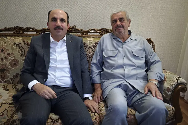 Başkan Altay'dan Hac Vazifesini Yerine Getiren Vatandaşlara Anlamlı Ziyaret