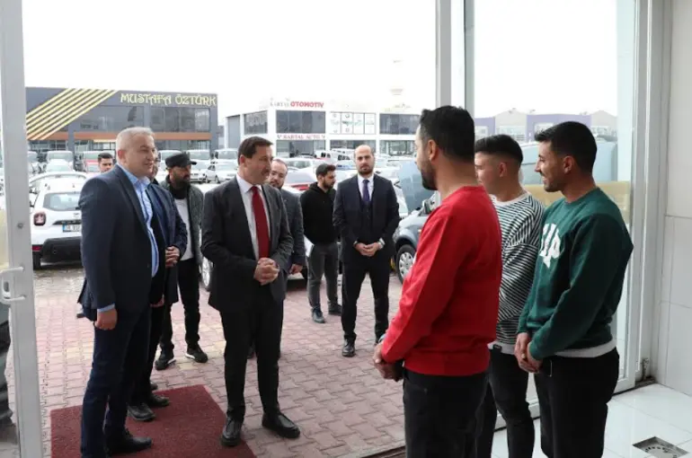 Başkan Hasan Kılca’dan Oto Galericiler Esnafı Ziyareti