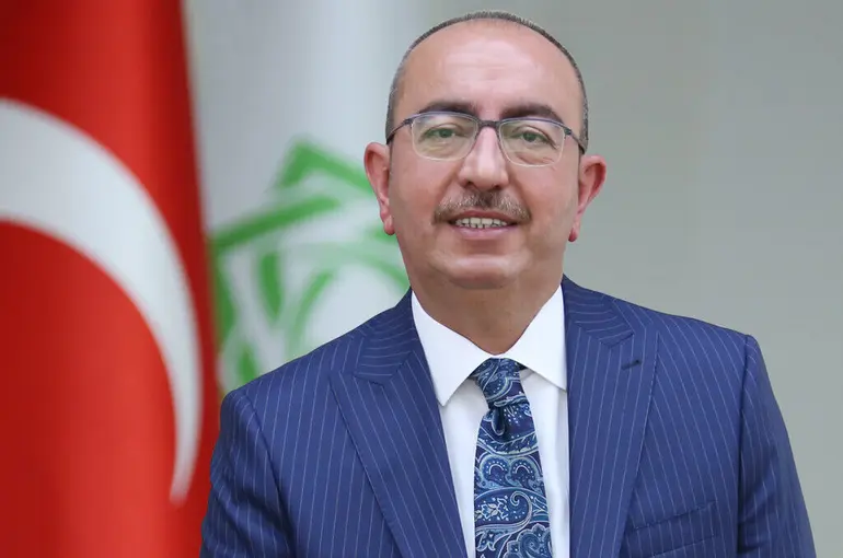 BAŞKAN KAVUŞ; “BERAT GECEMİZ, ÜZÜNTÜYLE DARALAN KALPLERİMİZE KANDİL OLSUN” 